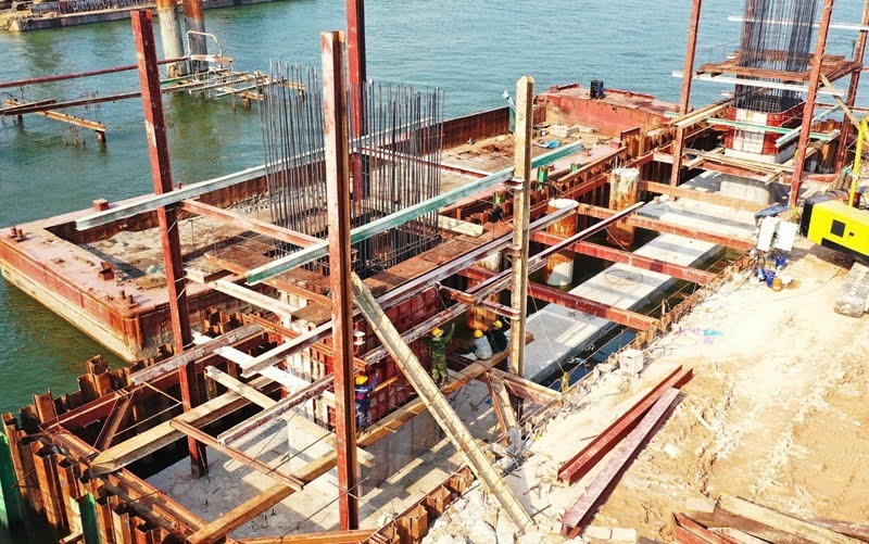 Xây dựng cầu giúp mở rộng hạ tầng giao thông, giảm tắc nghẽn.