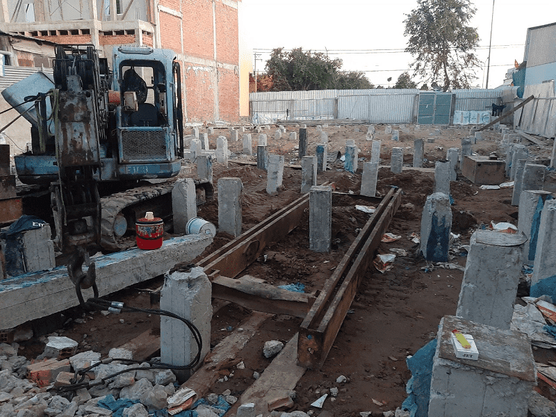 Một số khu vực tại Bến Lức có mực nước ngầm cao, gây khó khăn thi công