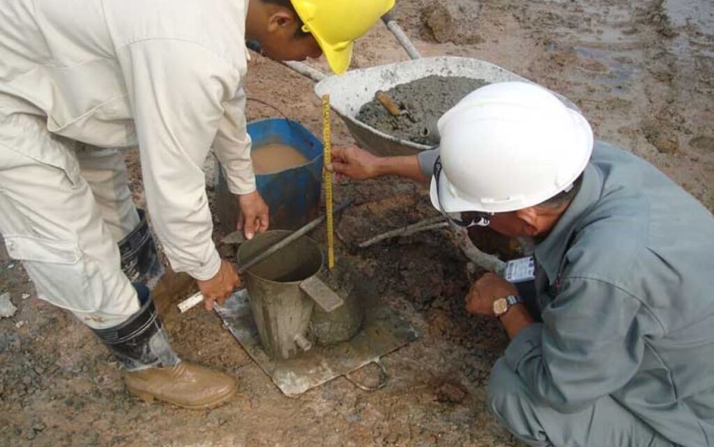 Quy trình kiểm tra độ sụt bê tông mác 250 tại công trình.